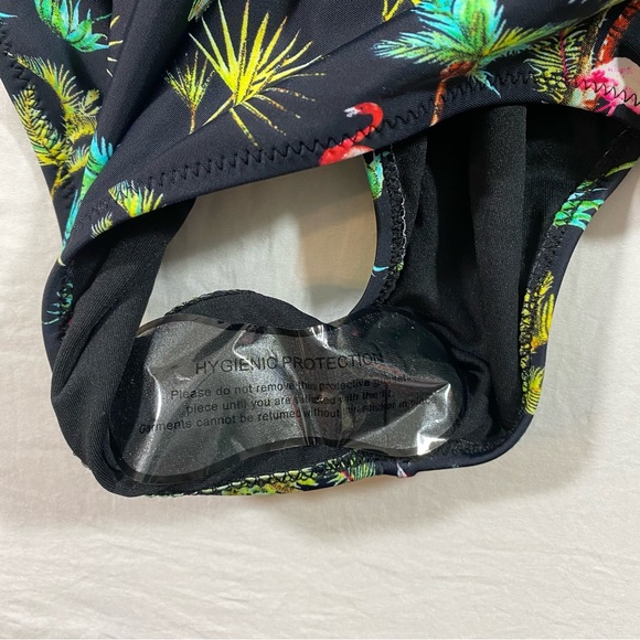 Cupshe Swim Tropical Swimsuit One Piece Swimsuit size 1X Black & Floral NWT Swim - Picture 3 of 7